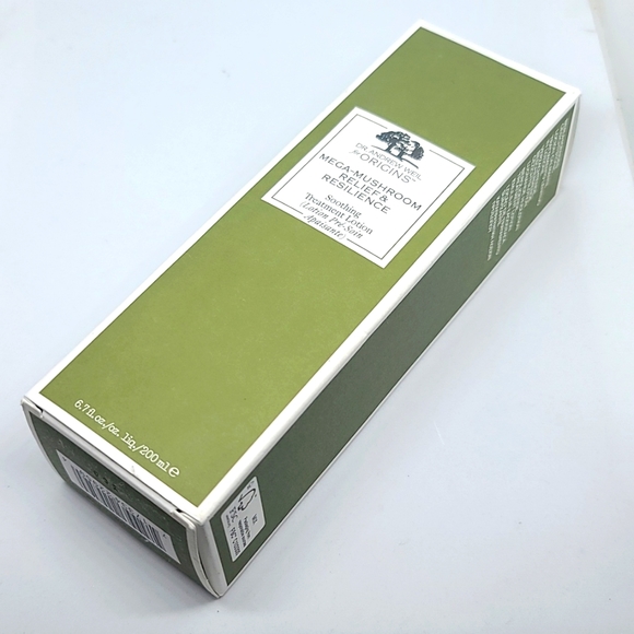 ORIGINS MEGA-MUSHROOM RELIEF & RESILIENCE SOOTHING TREATMENT LOTION - Picture 3 of 4
